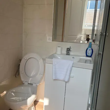 Royal 4 Apartment *